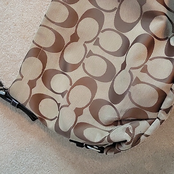 Handbag - Picture 3 of 4